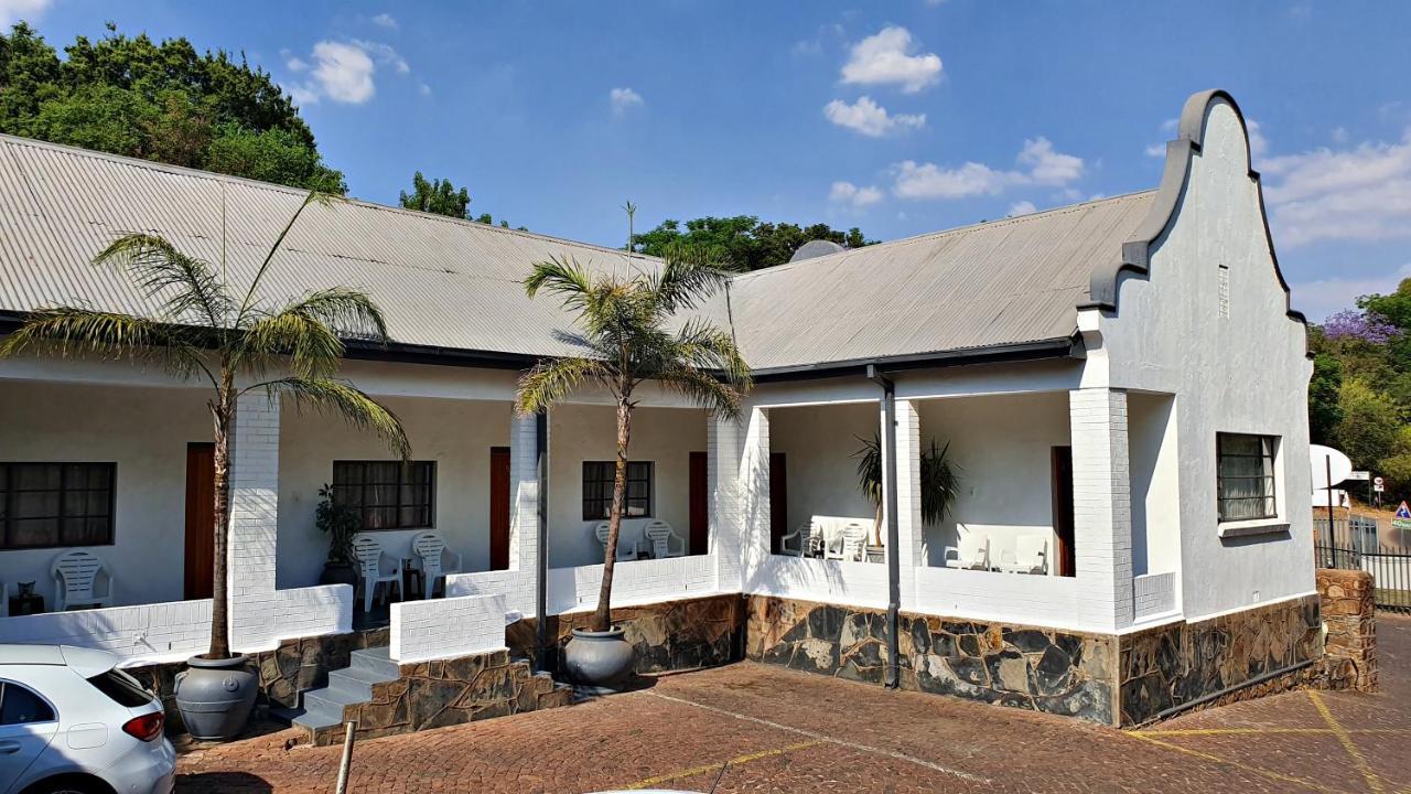Lake Motel Hartbeespoort Bagian luar foto