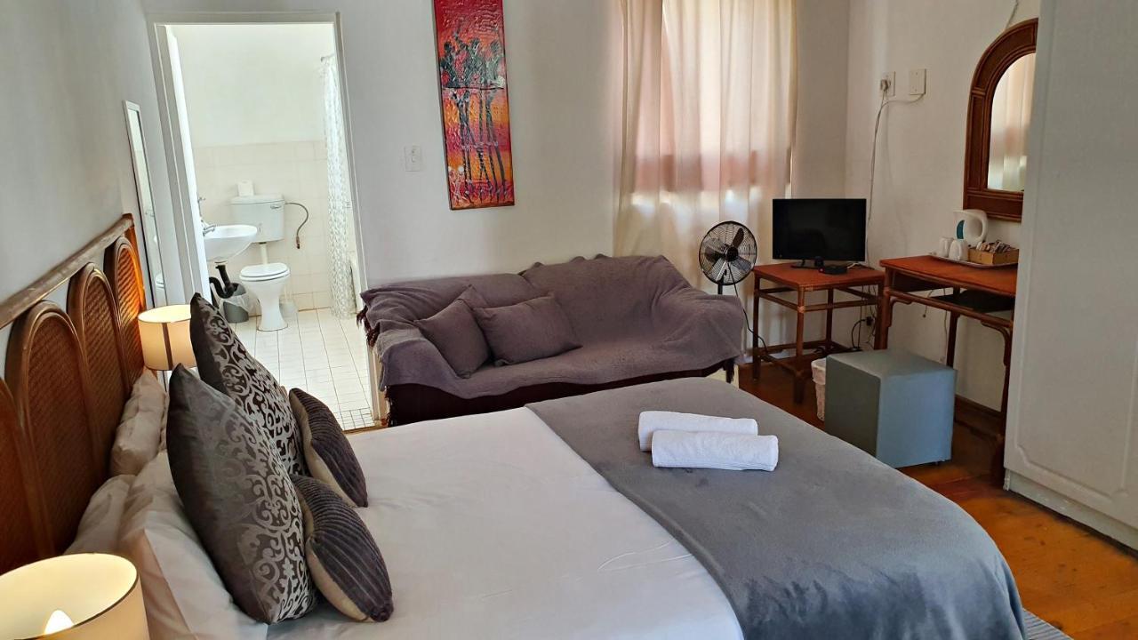 Lake Motel Hartbeespoort Bagian luar foto
